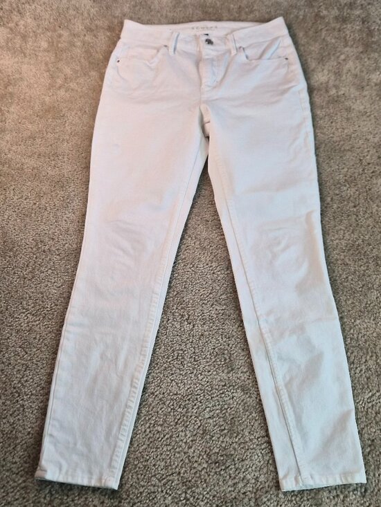 White House Black Market Denim - White House Black Market Women’s The Sculpt Skinny Ankle Jeans Size 2 White G044